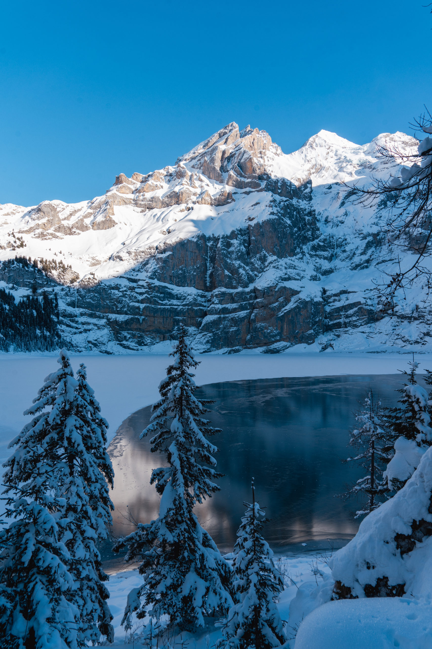 Sortie hivernale en Suisse: Oeschinensee